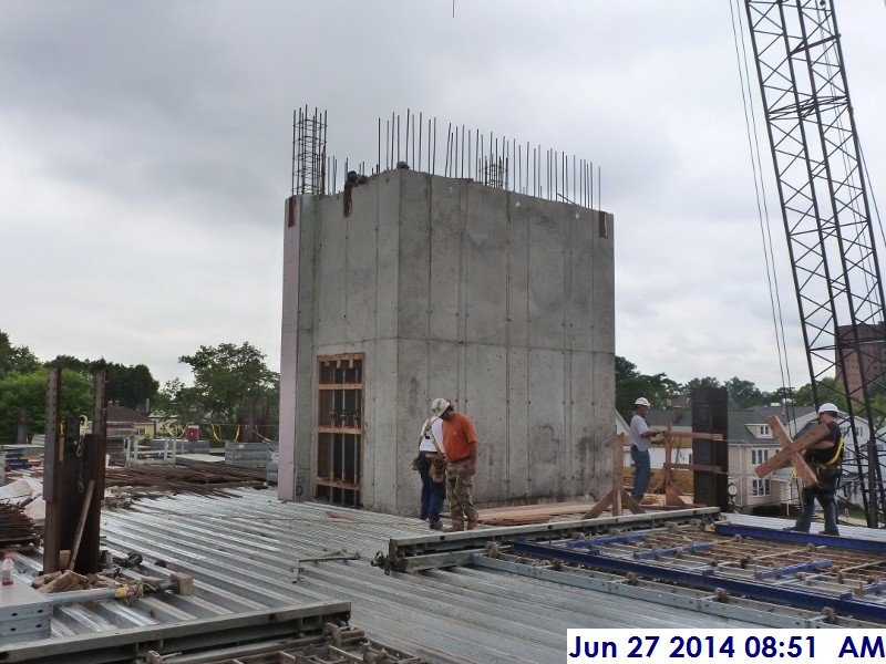Stripping the shear wall panels at Elev. 5,6 (3rd Floor) Facing West (800x600)